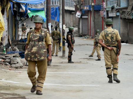 காஷ்மீரில் ஹுரியத் பிரிவினைவாதிகள் 7 பேர் அதிரடி கைது