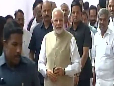 குடியரசு தலைவர் தேர்தல்.. மோடி, அமித்ஷா வாக்களிப்பு