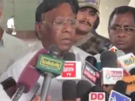 கிரண்பேடி தன்னிச்சையாக முடிவெடுக்கிறார்.. புதுவை முதல்வர் நாராயணசாமி 'பரபர' குற்றச்சாட்டு: வீடியோ