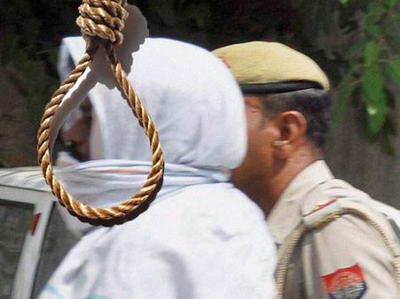 நிதாரி கொலை வழக்கு.. இளம் பெண்களை பலாத்காரம் செய்து கொன்ற காமுகர்கள் இருவருக்கும் தூக்கு தண்டனை