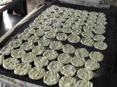 ஹோட்டல்களுக்கு எமனாக மாறும் ஜிஎஸ்டி.. கையேந்தி பவன்களைத் தேடி ஓடும் மக்கள்!