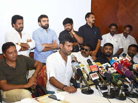 தியேட்டர் உரிமையாளர்கள் ஸ்டிரைக்.. மறுபரிசீலனை செய்ய தயாரிப்பாளர் சங்கம் கோரிக்கை