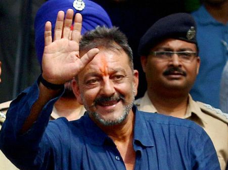 சஞ்சய் தத் விடுதலையில் விதிமீறலா? மீண்டும் ஜெயிலுக்கே அனுப்பிடுறோம்- மகாராஷ்டிரா அரசு