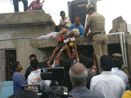 அதிமுக அரசை டிஸ்மிஸ் பண்ணுங்க .. டிராபிக் ராமசாமி முன்வைத்த கோரிக்கைகள் இதுதான்!