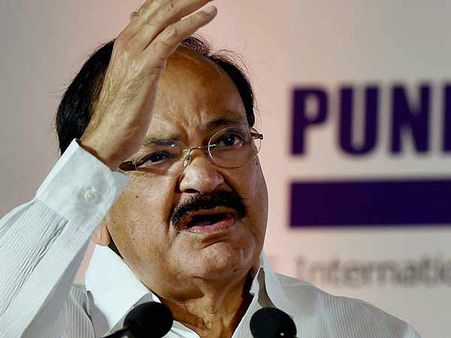 ஜனாதிபதி தேர்தல் முடிந்த உடன் தமிழகத்தில் ஆட்சிக் கலைப்பா… வெங்கய்ய நாயுடு பரபரப்பு பதில்