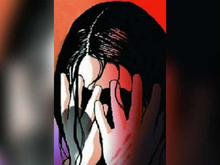 இருட்டறையில் நிர்வாணமாக 20 ஆண்டுகள் அடைத்து வைக்கப்பட்ட பெண் மீட்பு.. கோவாவில் ஷாக்