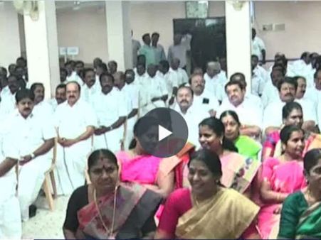 குழப்பமான அரசியல் சூழலில் நாளை எம்.எல்.ஏக்கள் கூட்டம் - முதல்வர் அழைப்பு - வீடியோ