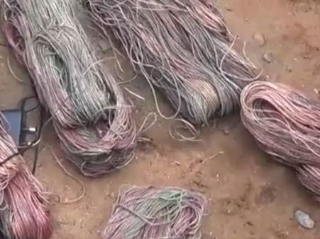 கரூரில் ரயில் பாதையில் இருந்த தாமிர வயர்களைத் திருடிய நால்வர் கைது- வீடியோ