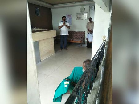 திருவண்ணாமலை மூக்குபொடி சித்தரிடம் ஆசி பெற்ற டிடிவி தினகரன்