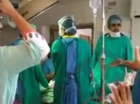 சிசேரியன் ஆபரேஷனின்போது டாக்டர்கள் திடீர் சண்டை.. சிசு மூச்சுத் திணறி பரிதாப பலி!