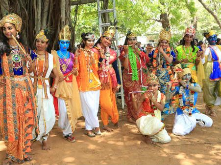 கிருஷ்ண ஜெயந்தி... எம்.ஜி.ஆர். ஜானகி மகளிர் கல்லூரியில் கோபியர்கள் கொண்டாட்டம்!