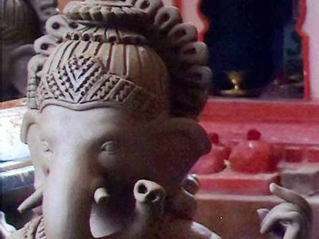 நீதிமன்ற வளாகத்தில் விநாயகர் சிலை திருட்டு... அதிர்ச்சியில் திண்டுக்கல் போலீசார்