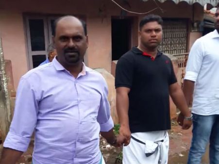 கன்னியாகுமரி: இனயம் சரக்கு பெட்டக முனையத்துக்கு எதிராக 48 கிராம மக்கள் மனித சங்கிலி