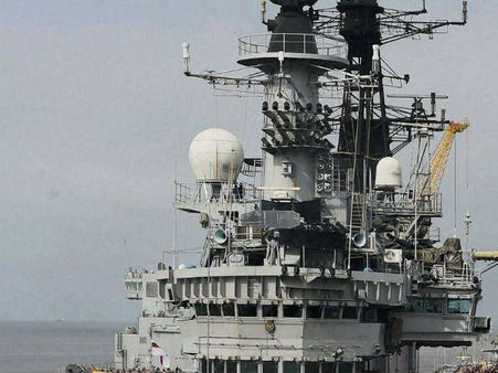 இந்திய கடற்படை மாலுமி பெண்ணாக மாறியது கண்டுபிடிப்பு...பணியை பறிக்க முடிவு!