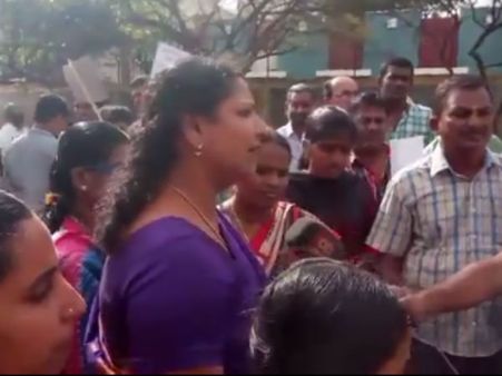 நீட் தேவையில்லை... கோவையில் கொந்தளித்த பெற்றோர்கள் மாணவர்கள்!