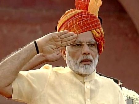 71-வது சுதந்திர தினம்: டெல்லி செங்கோட்டையில் பிரதமர் மோடி தேசிய கொடி ஏற்றினார்!