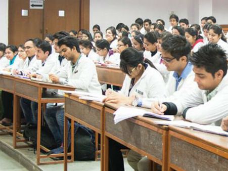 நீட் தேர்வை க்ளியர் பண்ணிட்டீங்களா?: எம்.பி.பி.எஸ்.ஸில் சேர வழிகாட்டும் மெட்டாநீட் அகாடமி