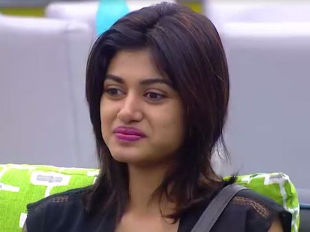 சிவாஜி சிலை குறித்து கமல் கவலைப்பட்டால் அங்கேயும் ஓவியா பஞ்சாயத்தை கூட்டிய நெட்டிசன்ஸ்! 
