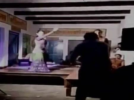 பகலில் அரசு பள்ளி... இரவில் டான்ஸ் பார்: உ.பி. மாநில கொடுமை!