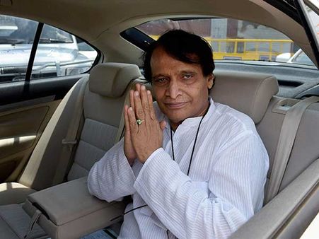 அடுத்தடுத்து 3 ரயில் விபத்துகள்: ராஜினாமா செய்ய ரயில்வே அமைச்சர் சுரேஷ் பிரபு முடிவு!