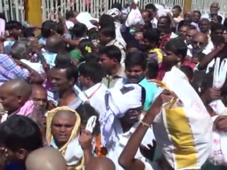 கிருஷ்ண ஜெயந்தி... தொடர் விடுமுறை திருமலையில் பக்தர்கள் குவிந்தனர்