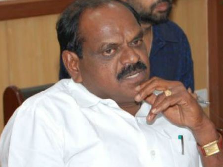 திருச்சியில் சசிகலா உருவபொம்மை எரிப்பு - வைத்திலிங்கம் ஆதரவாளர்கள் ஆர்பாட்டம்