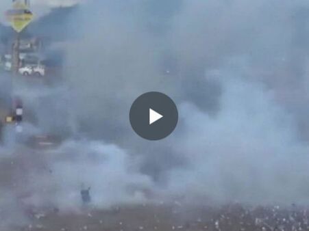 அஜீத்தின் விவேகம் ரிலீஸ்... சிவகங்கையில் ரசிகர்கள் அமர்க்கள கொண்டாட்டம் - வீடியோ