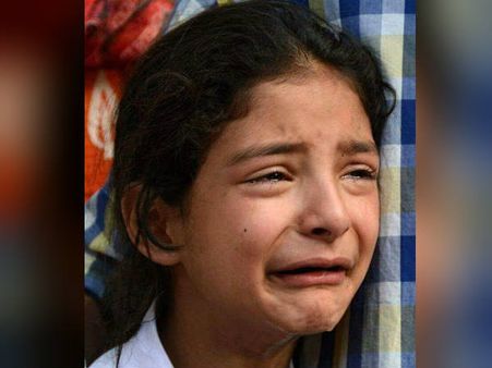 ஜோரா, உனது கண்ணீர் இதயத்தை குத்திக் கிழிக்கிறது...!