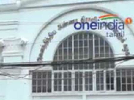 நன்னிலம் அதிமுகவில் கோஷ்டி சண்டை.. ஆபீஸை பூட்டி சீல் வைத்த கோட்டாட்சியர்!