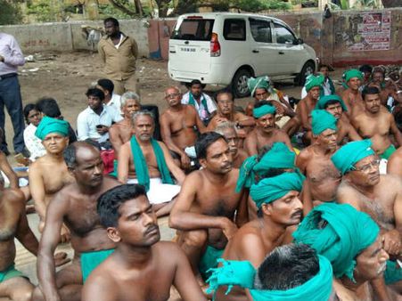 நிர்வாண போராட்டம் நடத்துவதாக எச்சரிக்கை: டெல்லியில் தமிழக விவசாயிகள் கைது