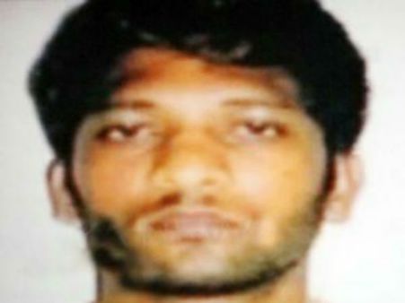 கெஞ்சி கேக்கறேன்.. என்னை விசாரிங்க சார்.. ப்ளீஸ்.. கர்நாடக போலீஸை டென்ஷனாக்கிய ரவுடி!