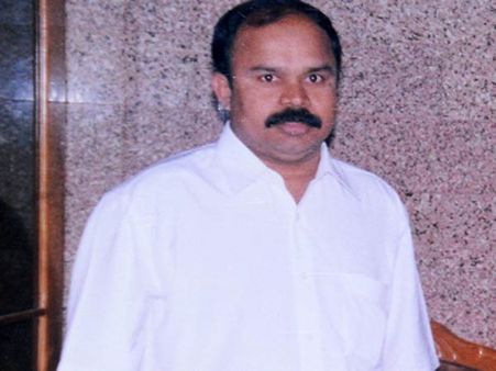 அதிமுக விதிகளில் மாற்றம் கூடாது.. தேர்தல் ஆணையத்தில் கோரிக்கை வைத்த ஓபிஎஸ் ஆதரவாளர் கே.சி.பழனிச்சாமி