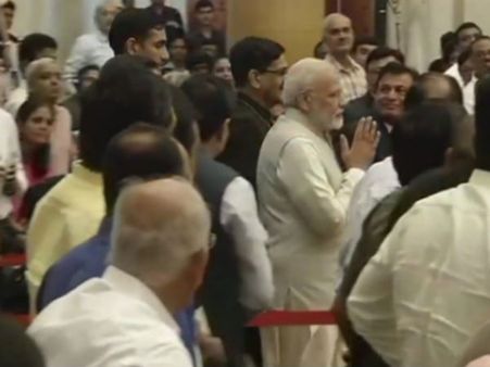 மோடி அமைச்சரவை விரிவுபடுத்தப்பட்டது... 9 அமைச்சர்கள் பதவியேற்றனர்