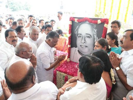 அறிஞர் அண்ணாவின் 109வது பிறந்தநாள் - ஈபிஎஸ், ஓபிஎஸ், மு.க.ஸ்டாலின், வைகோ மரியாதை