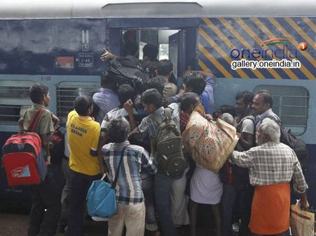 பண்டிகை காலங்களில் கூட்ட நெரிசலை எதிர்கொள்ள ரயில்வே ஊழியர்களின் விடுமுறை ரத்து?