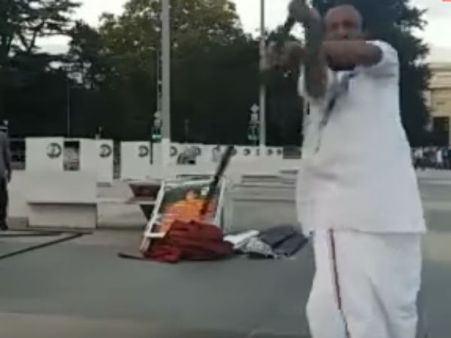 ஜெனிவா நகர சாலையில் சிலம்பம் சுற்றிய வைகோ