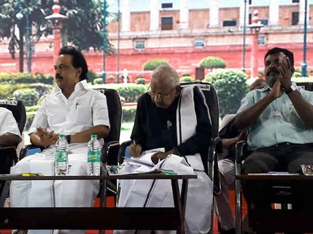 இந்தியாவில் ஆளுநர் பதவியை ஒழிக்க விடுதலைச் சிறுத்தைகள் மாநாட்டில் தீர்மானம்