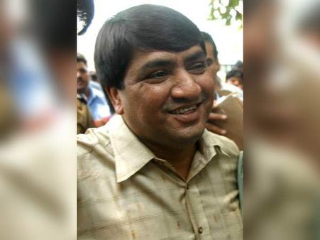 முத்திரைத்தாள் மோசடி மன்னன் அப்துல் கரீம் தெல்கி கவலைக்கிடம்! பெங்களூர் மருத்துவமனையில் அனுமதி