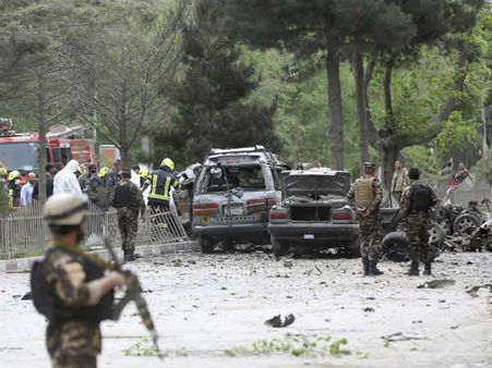 ஆப்கானிஸ்தானில் தலிபான்கள் தற்கொலைப்படை தாக்குதல்- 43 ராணுவ வீரர்கள் பலி