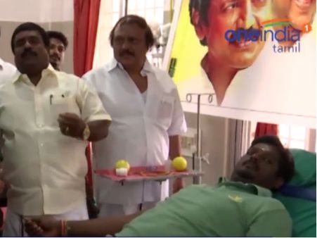 புதுவை திமுகவினர் ரத்த தானம்.... டெங்குவால் பாதிக்கப்பட்டவர்களுக்கு உதவி! - வீடியோ