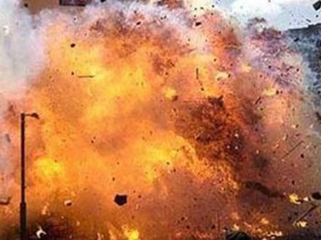 நெல்லை அருகே கோவில் திருவிழாவில் பட்டாசுகள் வெடித்து சிதறி ஒருவர் பலி, 3 பேர் படுகாயம்!