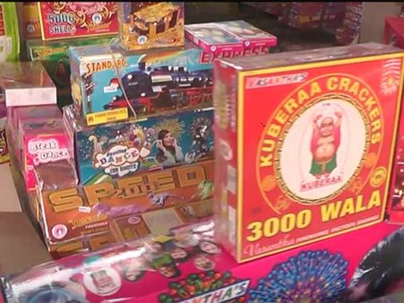 ரயில்களில் பட்டாசு கொண்டு போகாதீங்க... பிடித்தால் 3 ஆண்டு சிறை