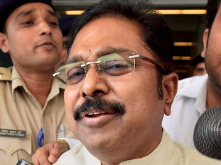 அதிமுக அம்மா அணி துணைப் பொதுச்செயலாளர் டி.டி.வி தினகரனுக்கு 'வைரஸ்' காய்ச்சல்