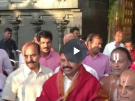 திருப்பதி ஏழுமலையான் கோயில் அஷ்டதல பூஜையில் சாமி தரிசனம் செய்த முதல்வர் பழனிசாமி-வீடியோ!