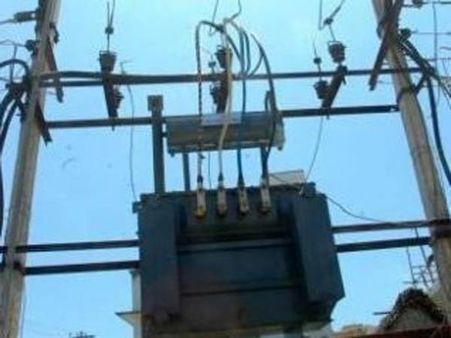 மழையின் போது ஏற்படும் மின் விபத்துகள்... இந்த எண்களுக்கு 'ட்ரிங், ட்ரிங்' பண்ணுங்க!