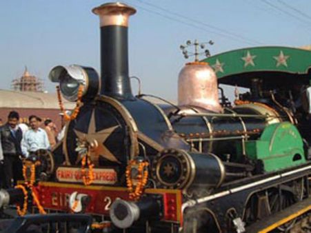 மீண்டும் பயணத்துக்கு தயாரான உலகின் பழமையான ஃபேரி குயின்!