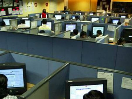 லட்சத்தில் சம்பளம் வாங்கிய வேலையினை உதறித் தள்ளி விட்டு புது முயற்சியில் ஈடுபடும் ஐ டி நண்பர்கள்