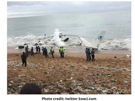 கடலில் விழுந்த கார்கோ விமானம்.. 4 பேர் பலி