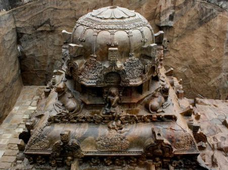 கழுகு மலைக்கு வெளிநாட்டு பயணிகள் வருகை... சுற்றுலா துறையால் சிறப்பான வரவேற்பு!