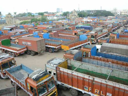 ஜிஎஸ்டிக்கு எதிர்ப்பு: நாடுமுழுவதும் 93 லட்சம் லாரிகள் ஸ்டிரைக்